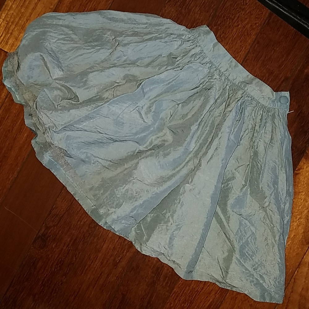 🐣 Moka size 3 silk  skirt April Steal Deals